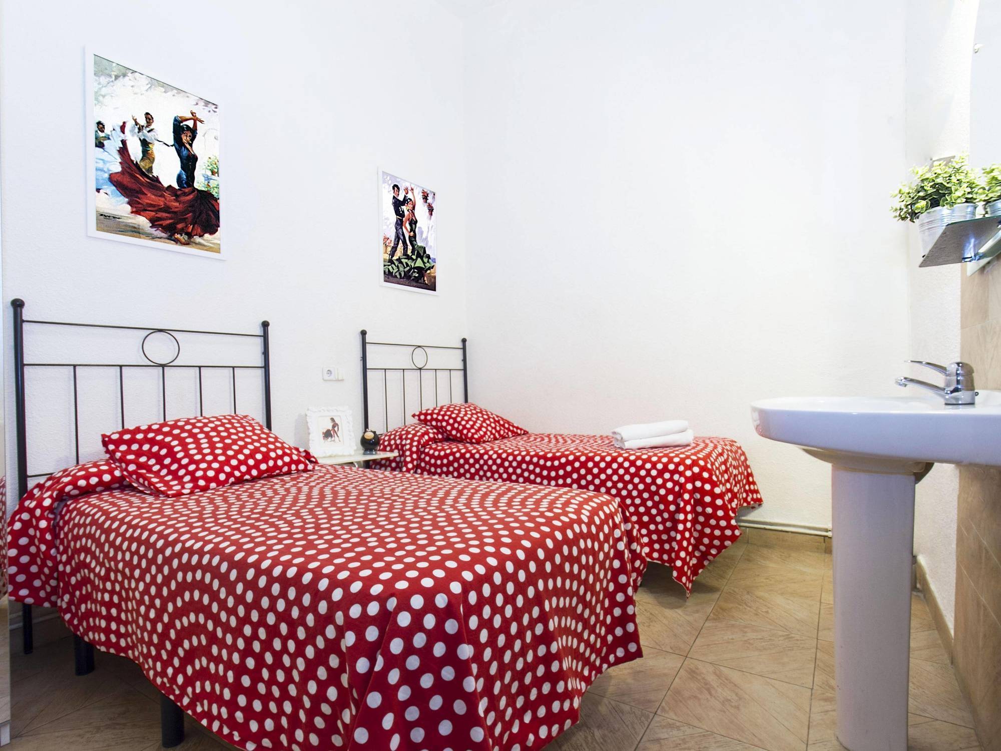 Hostal Bahia Madrid Exteriör bild